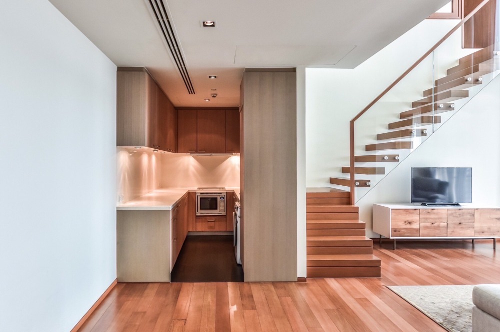 ♦ Duplex type ♦ ชั้น 35++ 474.00 ตร.ม. | 2 ห้องนอน 3 ห้องน้ำ | ใกล้ สวนเฉลิมพระเกียรติ 80 พรรษา 3 นาที, โรงพยาบาล BNH 5 นาที, theCOMMONS ศาลาแดง 8 นาที – รูปที่ 3