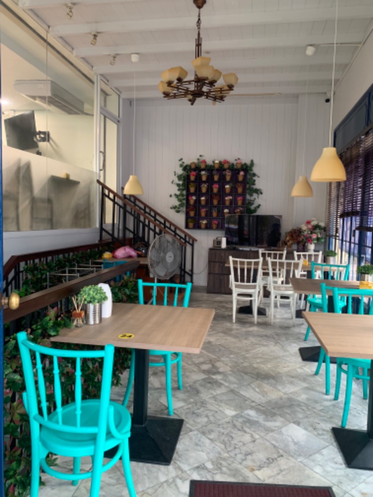 Shop for rent on Ratchadamnoen Road Shop for rent on Ratchadamnoen Road