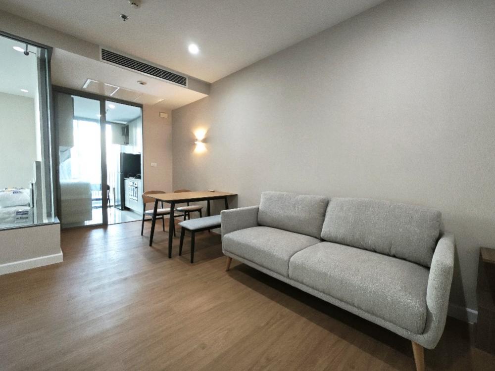 🔥For urgent rent🔥The Room BTS Wongwian Yai, a beautifully renovated room, fully furnished, ready to move in, convenient transportation, next to BTS Wongwian Yai ❗