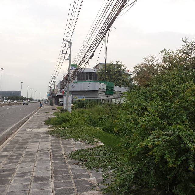 Land for sale, 36 rai, next to Phahonyothin Road. Near Nong Khae Hospital, Nong Khae District, Saraburi Province