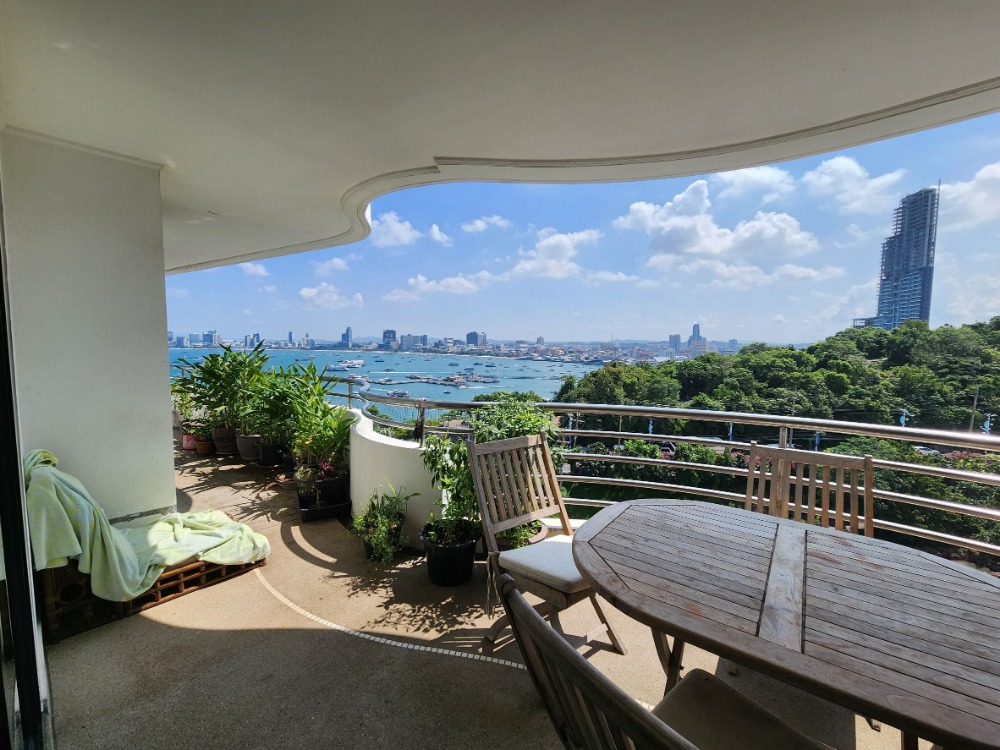 Condo for rent, 4 bedrooms, SEA VIEW 334 sq m, Royal Cliff Garden Pattaya.