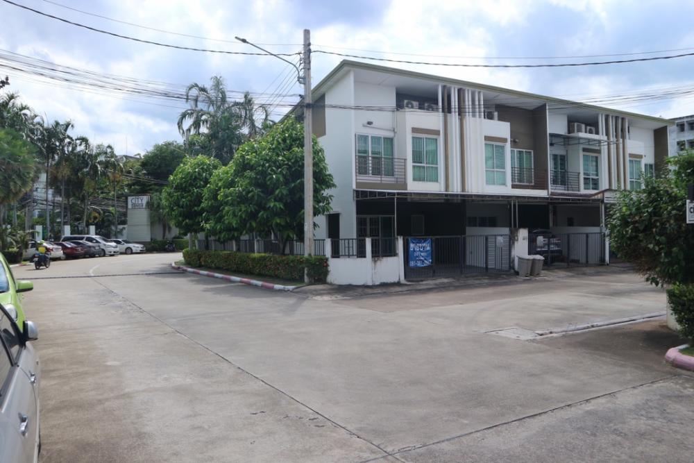 Townhouse for sale, City Sense Village, Soi Nonthaburi 6, near Central Rattanathibet