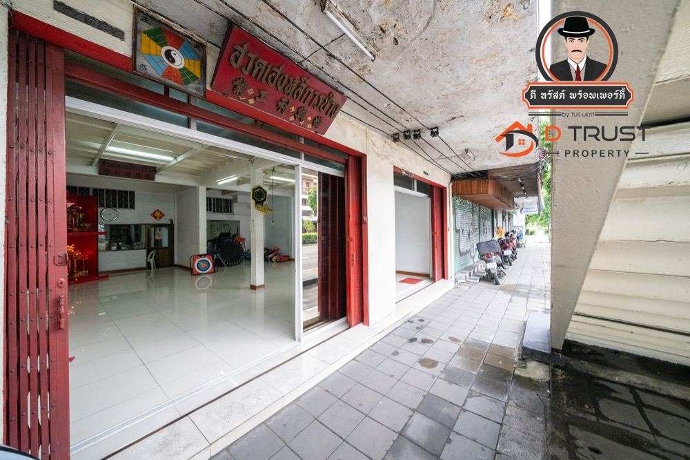 For rent, row of rooms, next to Rama 4 Road, only ground floor, 2 rooms. For rent, row of rooms, next to Rama 4 Road, only ground floor, 2 rooms.