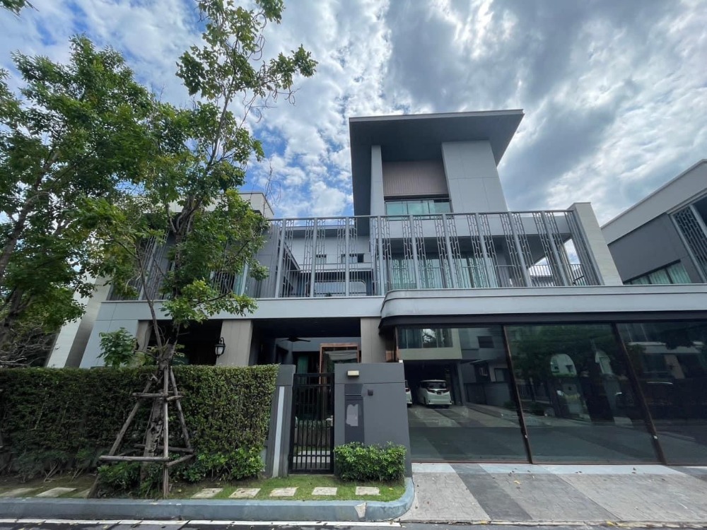 ♦ LUXURY CLASS ♦ บ้านเดี่ยว 3 ชั้น 179.20 ตร.ว. | 5 ห้องนอน ตกแต่งครบ | ใกล้ Ascot International School 8 นาที, ARL บ้านทับช้าง 11 นาที