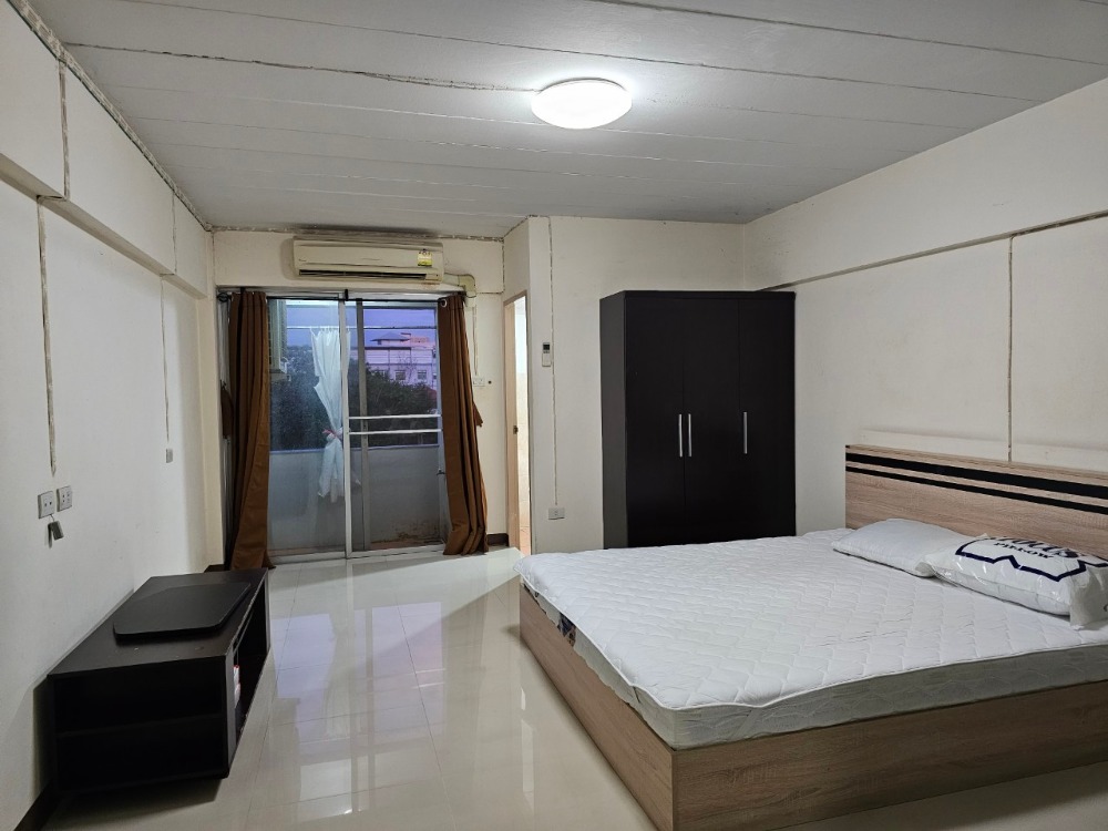 Condo for sale near MRT Sutthisan, walk to the subway - P.D. Condo Soi Sutthiphong 1/1
