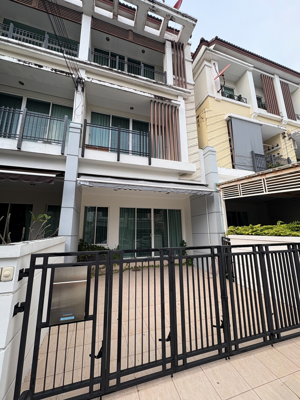 Baan Klang Muang Urbanian Kaset - Nawamin 2 Town Home 3 floors, Soi Lat Pla Khao 79 Baan Klang Muang Urbanian Kaset - Nawamin 2 Town Home 3 floors, Soi Lat Pla Khao 79