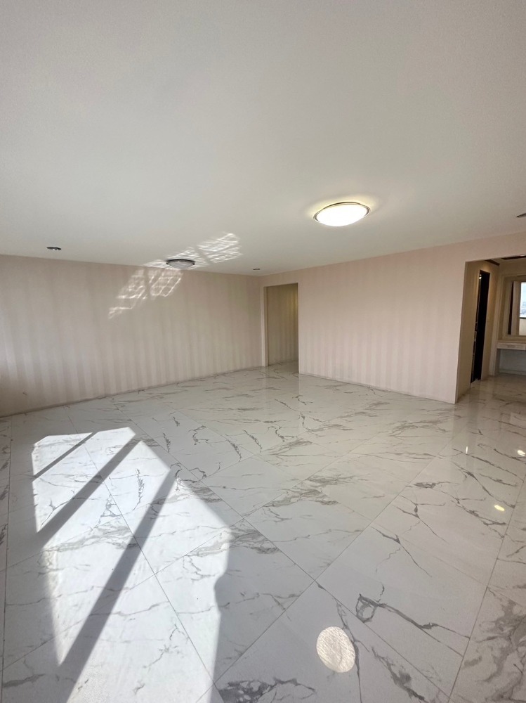 (รหัส FS3951) ขายคอนโด Royal Nine Residence พระราม9 ราคา 1.99 ล้านบาท ใกล้รถไฟฟ้า MRT พระราม 9 และ ศูนย์วัฒฯ, Foodland, RCA, Central, Esplanade, The Street, Big C เดินทางสะดวก ใกล้แหล่งช้อปปิ้ง
