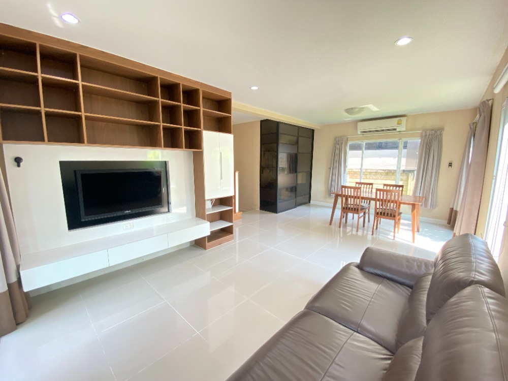 K-5307 Urgent sale and rent! Passorn Prestige Phatthanakan 38, beautiful house, corner house, good location, convenient travel, can enter and exit in many ways.