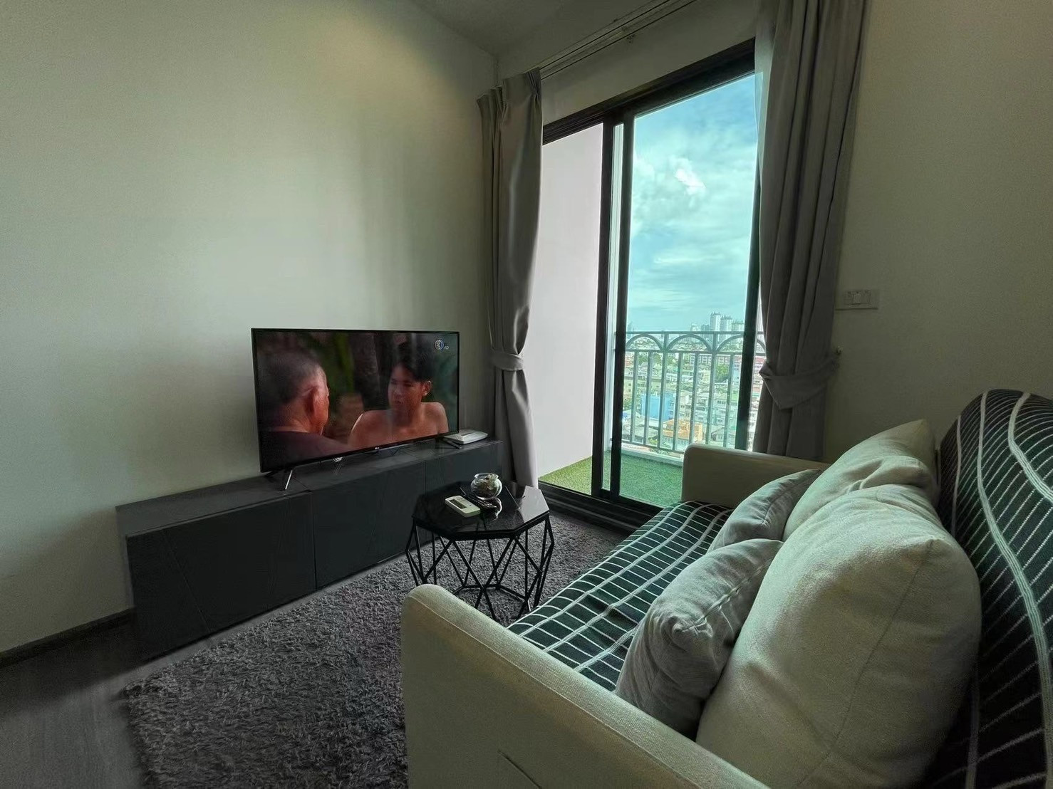 The rich Sathorn-Taksin 🌵❄️30sqm floor 11 th ❄️🌵Ready to move in❄️ The rich Sathorn-Taksin 🌵❄️30sqm floor 11 th ❄️🌵Ready to move in❄️