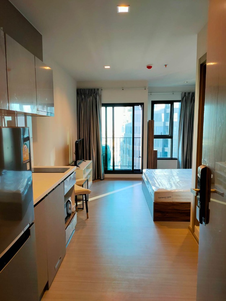 For rent! Life Asoke - Rama9 300m. from MRT Rama9 Studio 1 bathroom 26 sq m. 15,000 per month
