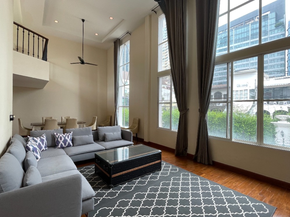Townhouse at Moo Bann Klang Krung Thonglor in British Town on Thonglor soi 14 Opposite J-Avenue, go through Sukhumvit soi 49, not far from BTS Thonglor station 4.5 Storeys, 26 sqw., 350-390 sqm., 4 bedrooms  6 bath