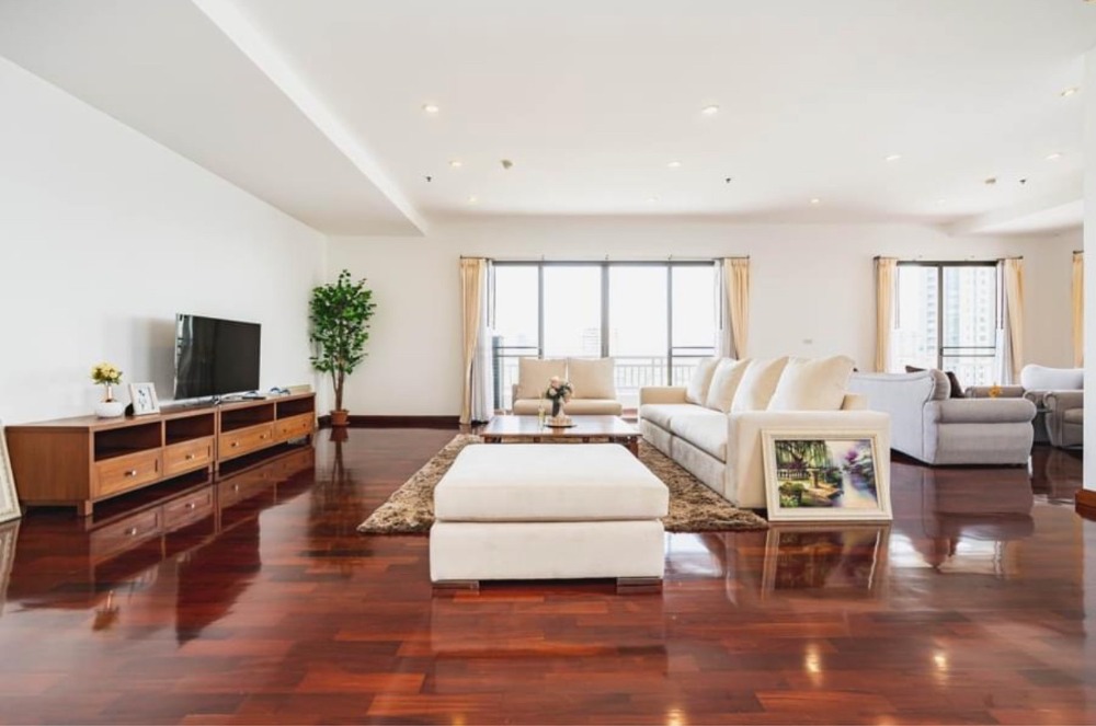 ● Spacious Area ● ชั้น 10+ 480.00 ตร.ม. | 4 ห้องนอน | คอนโดใกล้ เซ็นทรัล พระราม 3 5 นาที, MRT คลองเตย 7 นาที