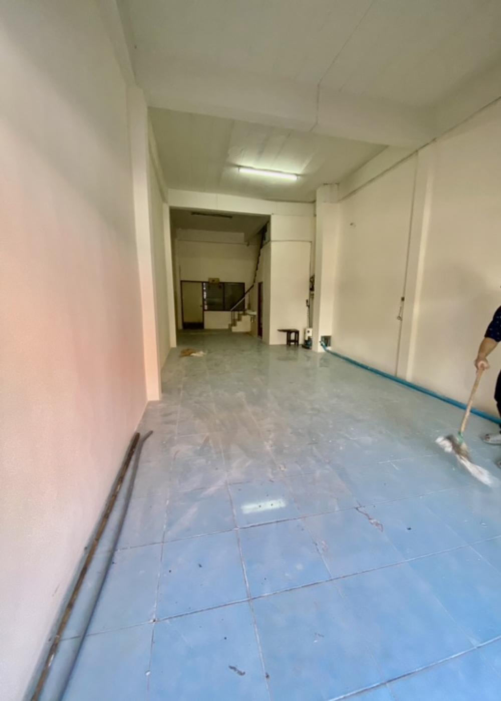 ❤️❤️❤️ 2 -story townhome rental, Khon Kaen, size 16 sq.whi, interested in Line Tel 0859114585 ❤️ Quick price only 6,500 baht. The old house, Saint Joseph) beside the clinic, Dr. Wiyada Soi before reaching the hospital. – รูปที่ 2