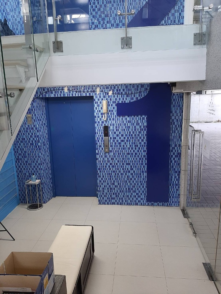 1285sqm Elegant 7 storeys Office Building For sale at Naratiwas Sathorn – รูปที่ 2