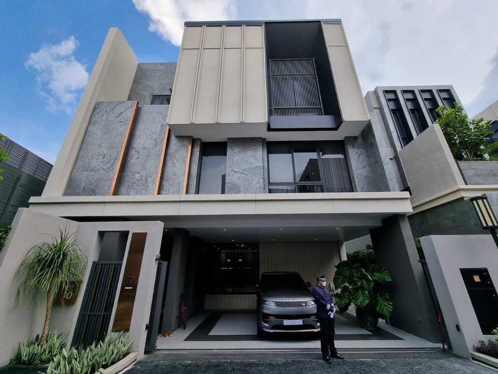 Bugaan Pattanakarn: 69-101sqwah 417sqm. 4bed 5bath from 69,000,000 Am: 0656199198