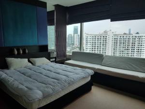105sqm Riverside Newly Renovated 2 beds for Sale at Watermark