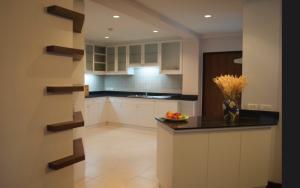 230sqm Beautiful Well price 3 Bedrooms Apartment for rent at P&P Court