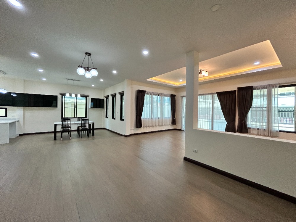  🏡 Single house for selling, 104 sq m, Lat Phrao 101, high ceilings, Please contact to see the house at 0955498236