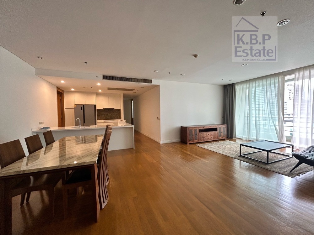 SALE/RENT #The Royal Saladaeng Lage Room Area 236.44Sqm. 3+1Beds 4Bath SALE/RENT #The Royal Saladaeng Lage Room Area 236.44Sqm. 3+1Beds 4Bath