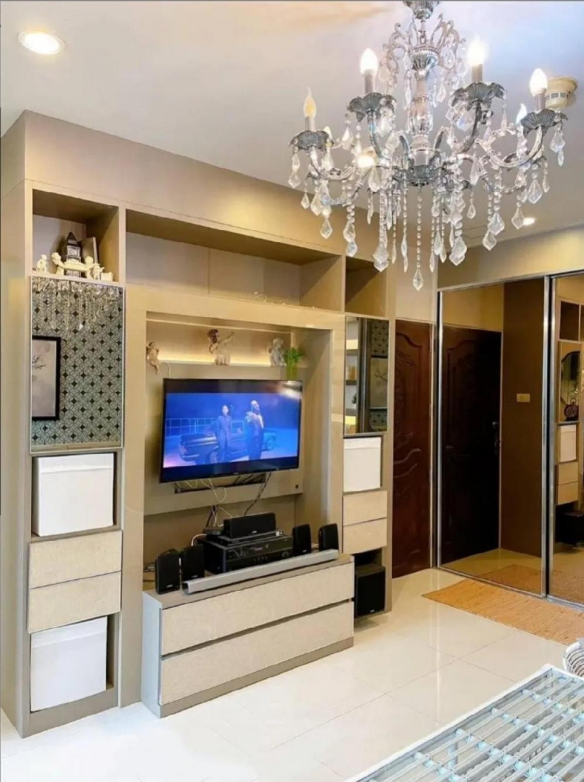 🌴Big room, spacious room, complete common area, there is a tennis court, 3 rai central garden, very convenient to travel anywhere😊🔥👍👍👍👍Close to the expressway, 40 seconds to the expressway🚀🚀20 minutes to Suvarnabhumi Airport.
