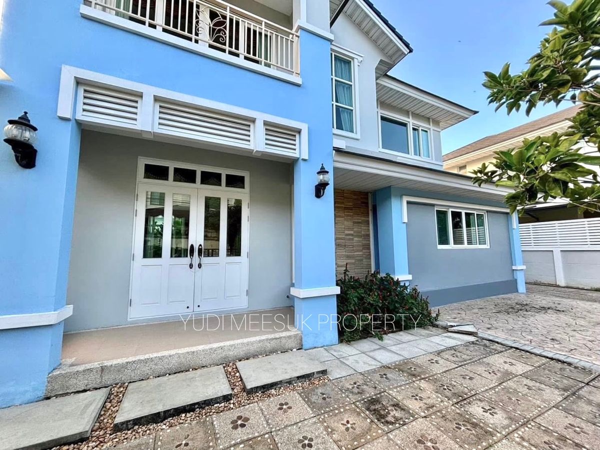 บ้านสวยทำเลทอง รายล้อมไปด้วยห้างสรรพสินค้า – รูปที่ 3