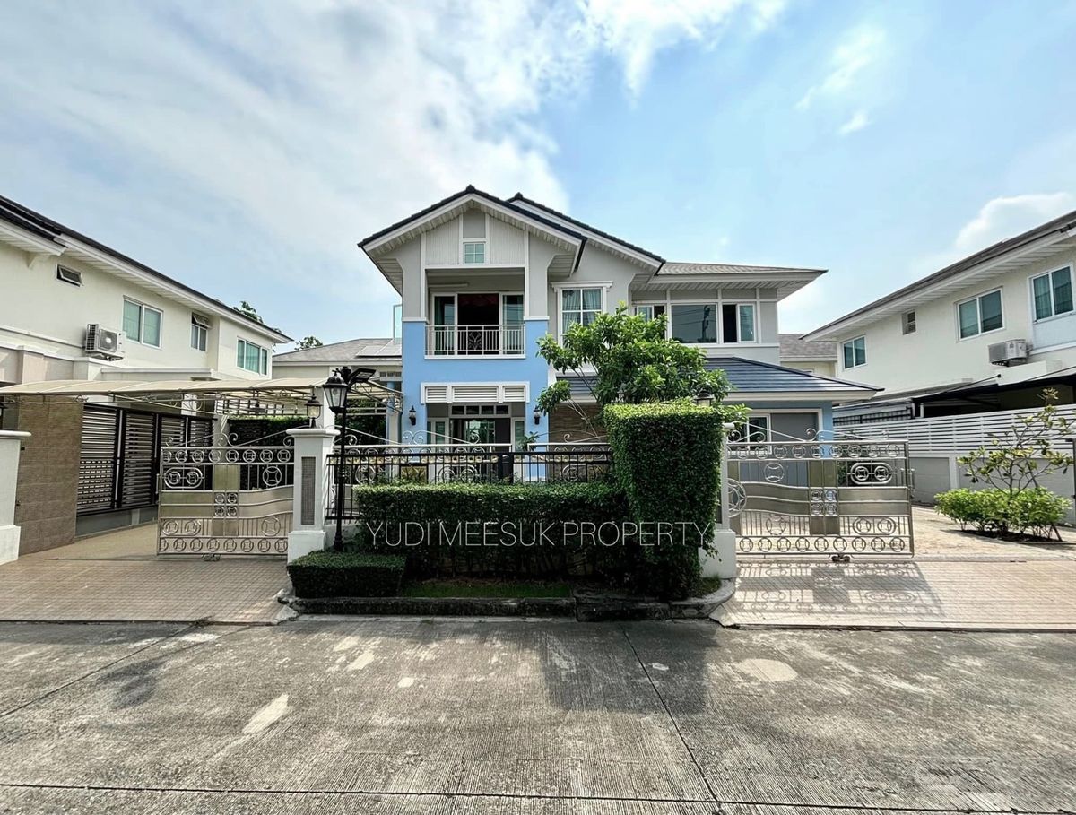 บ้านสวยทำเลทอง รายล้อมไปด้วยห้างสรรพสินค้า
