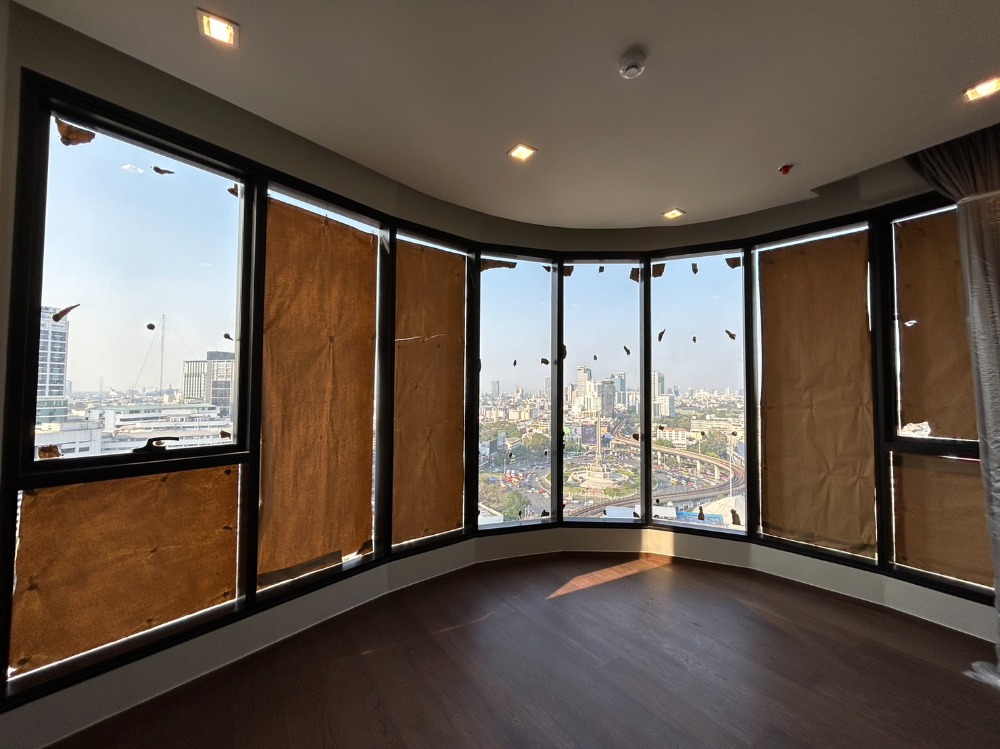 IDEO Q VICTORY ♠️ | Condo for sale next to BTS 0 meters, Victory Monument Station, 2 large bedrooms, size 60 SQ.M. FOR SALE 15 MB