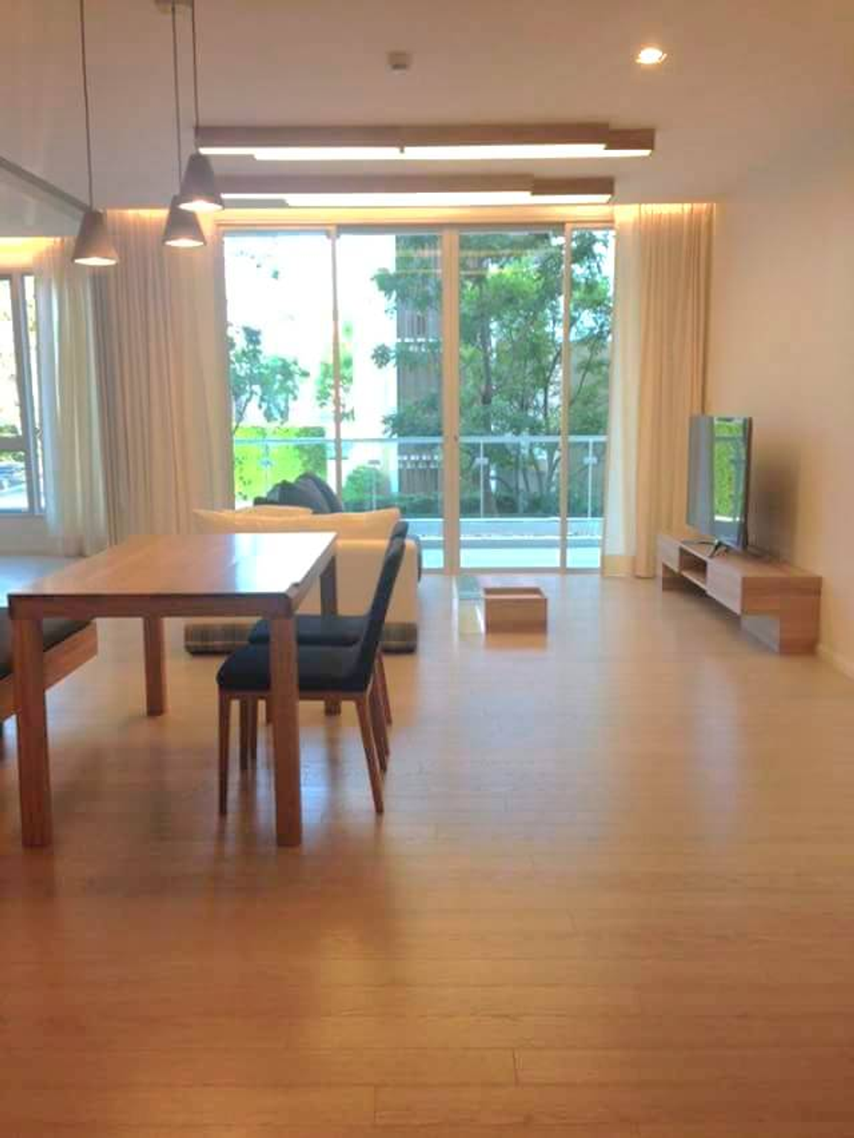 Beachfront condo for sale “Wan Wela Hua Hin” size 69 sq m., fully furnished.