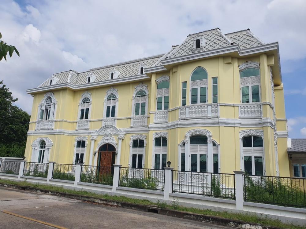 ❤️❤️❤️ Urgent sale, Chicha Country Club Village, Rama 2, very beautiful single house, interested, line/tel 0859114585 ❤️❤️ Just renovated, never lived in, good quality granite floor tiles, multi-level ceiling, luxurious, large size 134 sq m, can park 3-4 