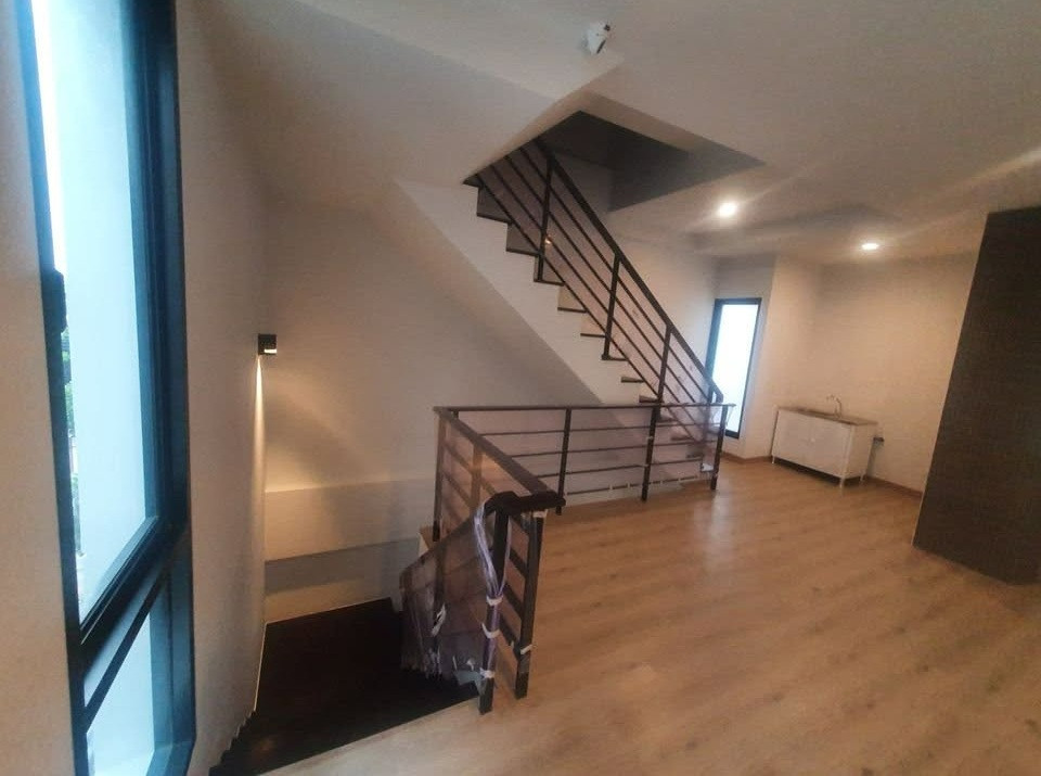 For Rent Home Office / Home Office 5 floors / Location Rama 9 / The Element Rama 9 Project / The Element Rama 9 / Behind The Nine / 9 air conditioners / built-in elevator, parking for 6 cars / can be used as an office, can register a company – รูปที่ 3