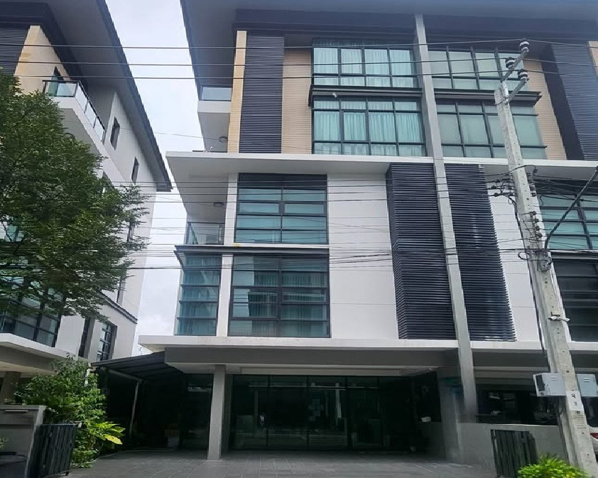 For Rent Home Office / Home Office 5 floors / Location Rama 9 / The Element Rama 9 Project / The Element Rama 9 / Behind The Nine / 9 air conditioners / built-in elevator, parking for 6 cars / can be used as an office, can register a company