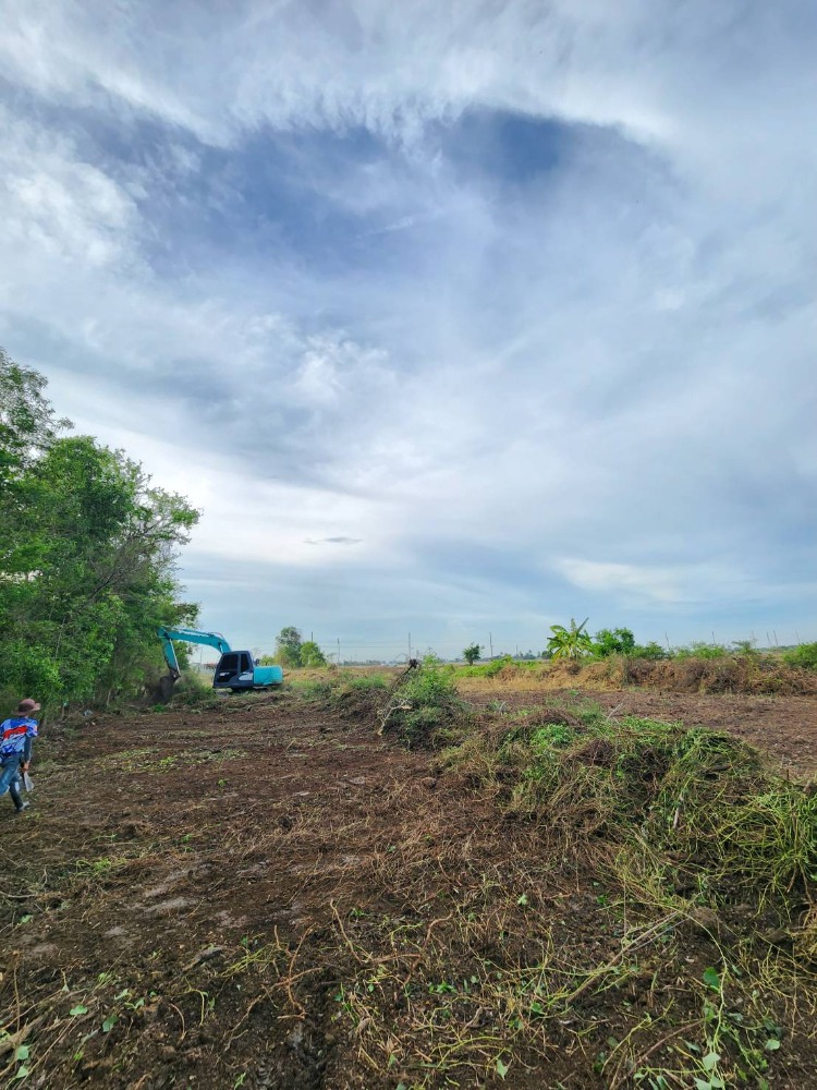 😊Beautiful land for sale in Bang Bo, almost 2 rai😊 Front next to the road, back next to the canal. – รูปที่ 3