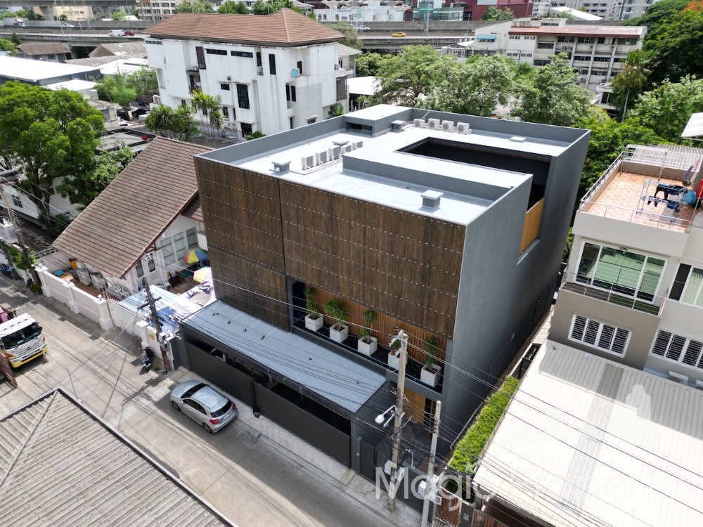 ขาย บ้านเดี่ยว 4 ห้องนอน ใน รามคำแหง ซอย 4 เขตสวนหลวง กรุงเทพฯ