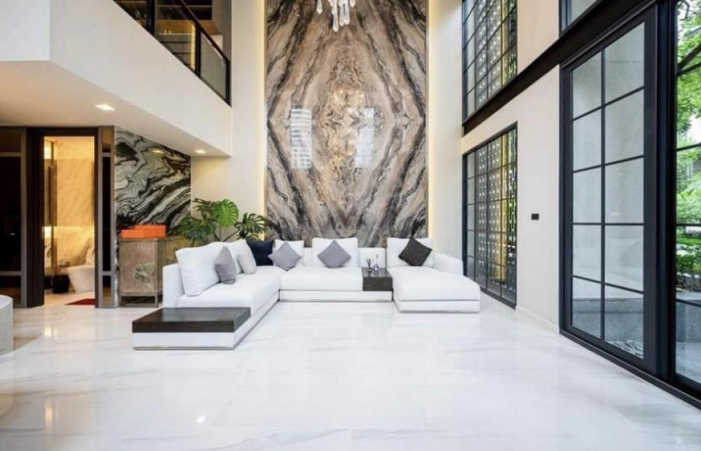 Rent a townhome 🔥QUARTER 31🔥3 layers 🔥 425 sqm. Rent a townhome 🔥QUARTER 31🔥3 layers 🔥 425 sqm.