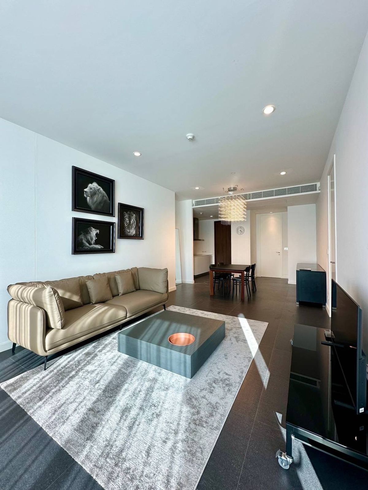 185 Rajadamri: 2bed 2bath 107.96sqm. 110,000/mth Am: 0656199198 185 Rajadamri: 2bed 2bath 107.96sqm. 110,000/mth Am: 0656199198