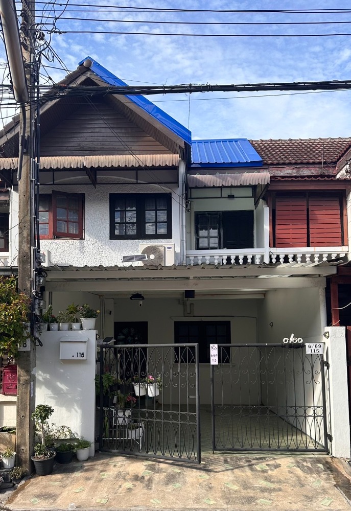 Townhome for sale, Chokchai 4 Soi 22 (Lert Ubon Village) Townhome for sale, Chokchai 4 Soi 22 (Lert Ubon Village)