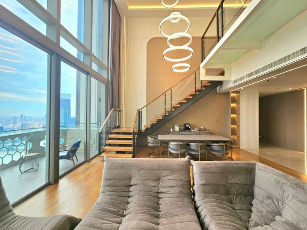 ♦ Rare Duplex Magnolias Waterfront ♦ ชั้น 40+ 300.86 ตร.ม. | 4 ห้องนอน วิวแม่น้ำเจ้าพระยา | ใกล้ ไอคอนสยาม 1 นาที, BTS กรุงธนบุรี 2 นาที
