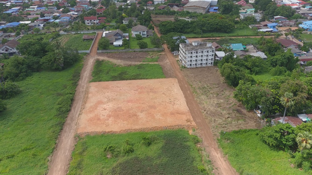 Urgently selling land in the heart of Phitsanulok city. Suitable for village development, hotels, very cheap. Urgently selling land in the heart of Phitsanulok city. Suitable for village development, hotels, very cheap.
