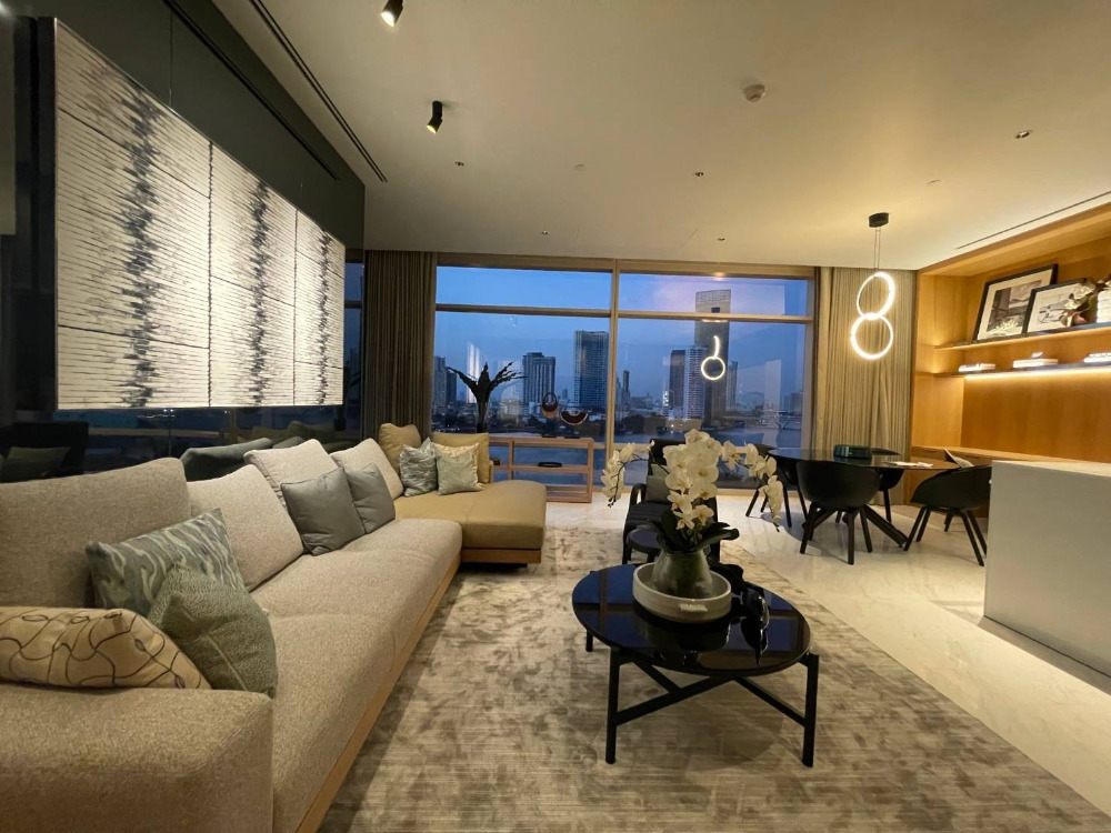 Four Season Private Residences: 2bed 3bath 137.84 sqm. 360,000/mth. Am: 0656199198