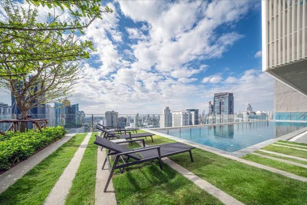 Urgent sale, garden view, corner room, 2 bedrooms, high floor, very new, never used, Noble Recole Sukhumvit 19 (ask for beer 089-8578865)