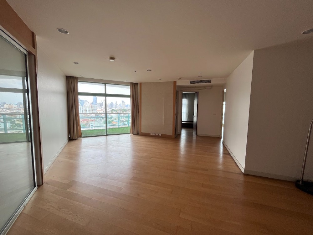Very rare item🌟 4 beds 4 baths 251.45 sq.m, large Balcony, Partial furnished near BTS and International school Very rare item🌟 4 beds 4 baths 251.45 sq.m, large Balcony, Partial furnished near BTS and International school