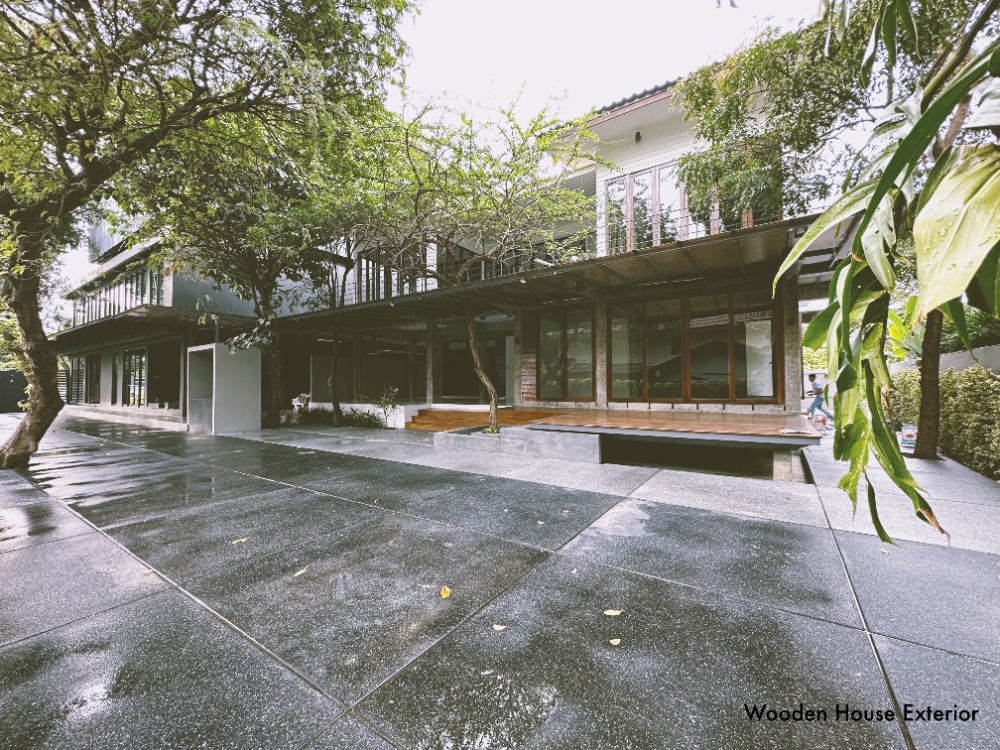 Large Office Building for Rent 1,200 sq.m | 2 Buildings on 231 sq.w | Newly Renovated | Near MRT Lat Phrao 1.5 km | 10–18 Parking