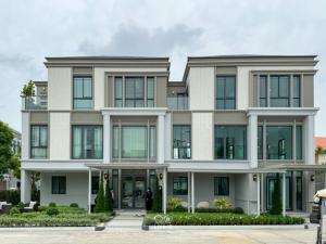 Baan Klang Muang Classe Sukhumvit 77 : บ้านกลางเมือง คลาสเซ่ สุขุมวิท 77 / Luxury townhome  3 ชั้น / 3 ห้องนอน