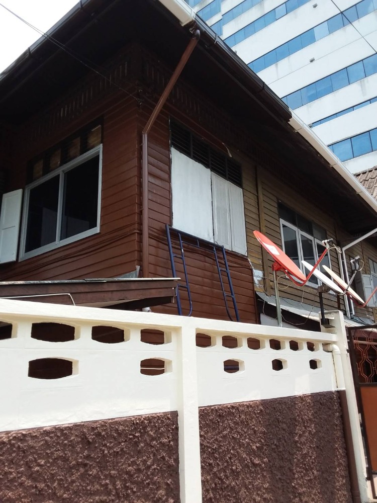 ขายบ้านพร้อมที่ดิน ทำเลดี ถนนสีลม ตรงข้ามรพ. BNH และ อัสสัมชัญคอนแวนซ์อยู่ในซอยคอนแวนซ์ พื้นที่ 160 ตารางวา ราคา 152 ล้านบาท ติดต่อ คุณปุ้ย 089-9209893 – รูปที่ 3