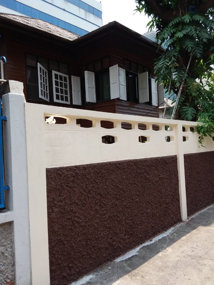 ขายบ้านพร้อมที่ดิน ทำเลดี ถนนสีลม ตรงข้ามรพ. BNH และ อัสสัมชัญคอนแวนซ์อยู่ในซอยคอนแวนซ์ พื้นที่ 160 ตารางวา ราคา 152 ล้านบาท ติดต่อ คุณปุ้ย 089-9209893 – รูปที่ 4