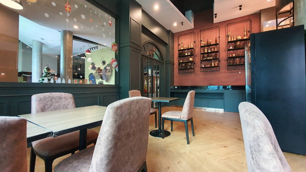 3-star hotel for sale in the heart of the city, near Lat Phrao 5 Intersection, Chatuchak Park, Central Lat Phrao. Currently open for service Foreign and Thai customers The hotel is surrounded by offices, banks, community areas, convenient transportation. 3-star hotel for sale in the heart of the city, near Lat Phrao 5 Intersection, Chatuchak Park, Central Lat Phrao. Currently open for service Foreign and Thai customers The hotel is surrounded by offices, banks, community areas, convenient transportation.