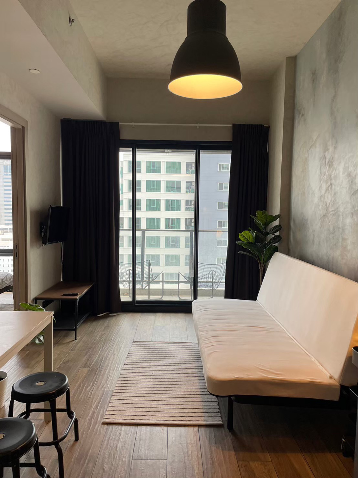 🌿 The Lofts Asoke 🌿 ห้องใหญ่ ใจกลางอโศก ราคาต่อรองได้อีก - 1 ห้องนอน 35 sqm - close to MRT เพรชบุรี – รูปที่ 2