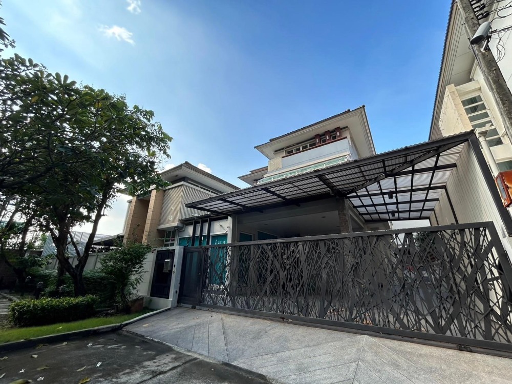 ♦ Good Deal ♦ 2-Story Detached House, 129.00 sq.w. | 5 Bedrooms with a Swimming Pool | Near BTS Nopparat Station 900 m., Nopparat Rajathanee Hospital 900 m.