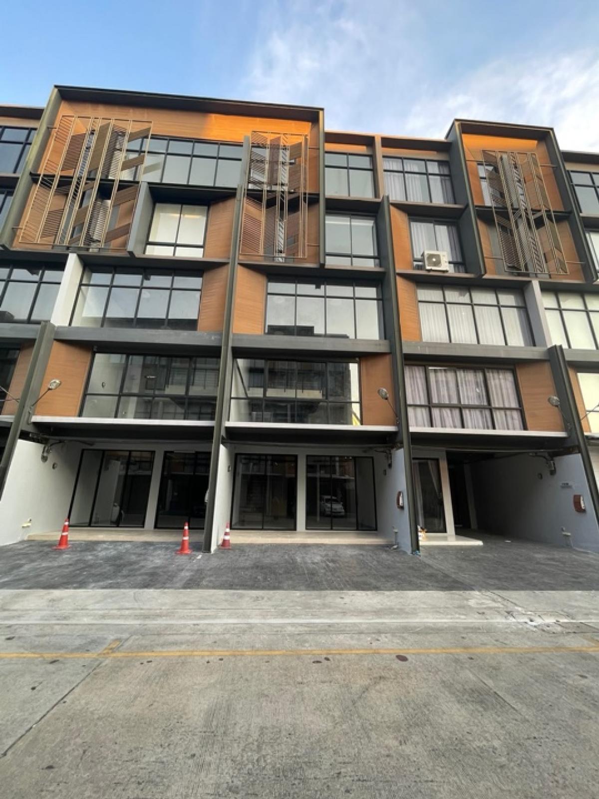 For Rent New Home Office The Pride Sukhumvit 77 (The Pride Sukhumvit 77) For Rent New Home Office The Pride Sukhumvit 77 (The Pride Sukhumvit 77)