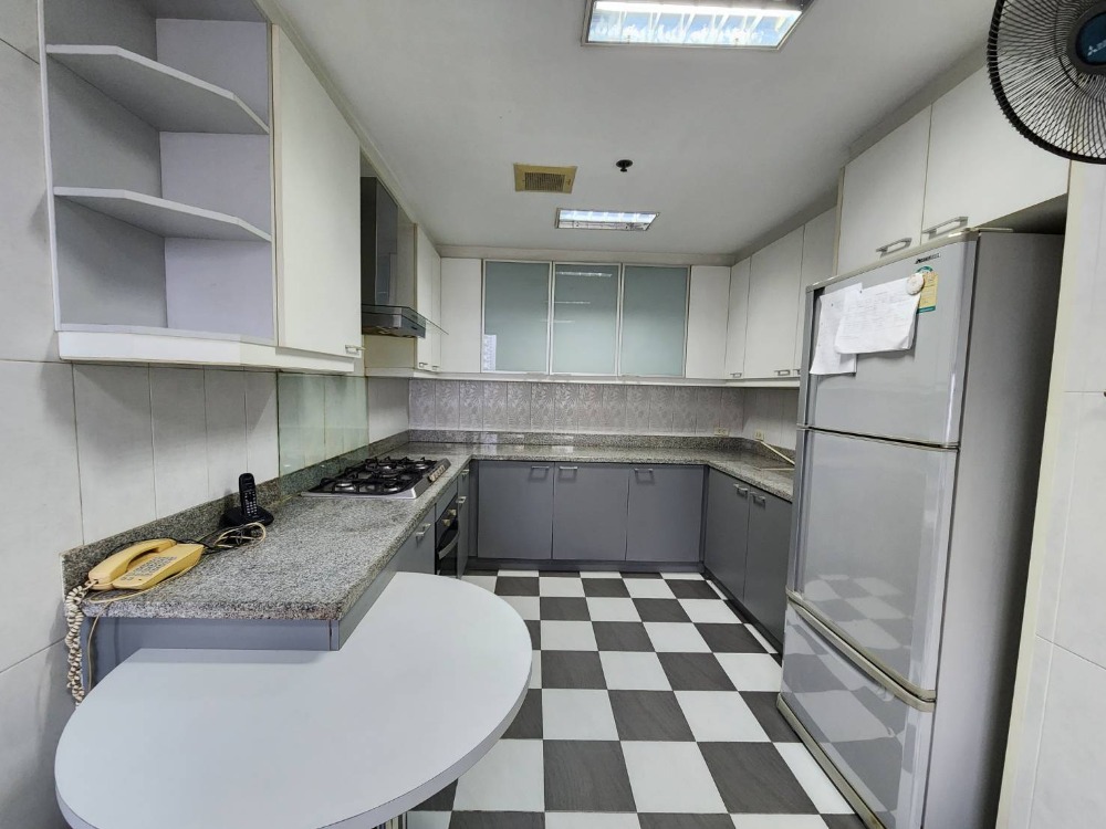 URGENT Sell - 4 Bed 320 Sqm (35.5 MB Negotiable) Pet Friendly @BTS Prompong – รูปที่ 4